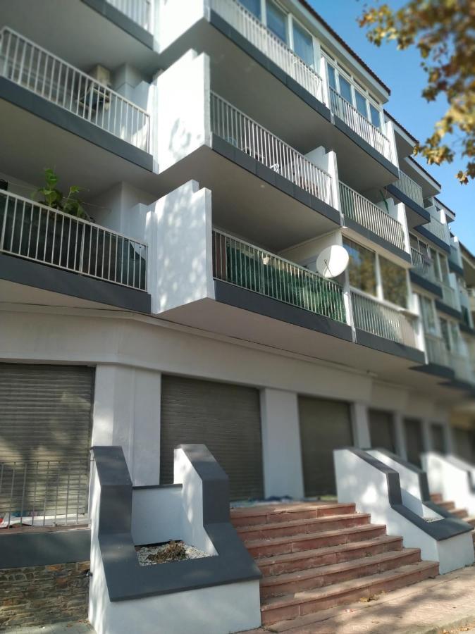אמפוריבראבה Apartamento Dinasty מראה חיצוני תמונה