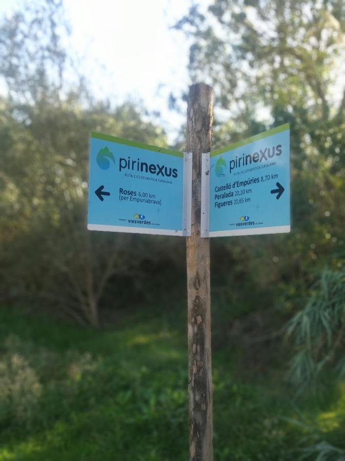 אמפוריבראבה Apartamento Dinasty מראה חיצוני תמונה