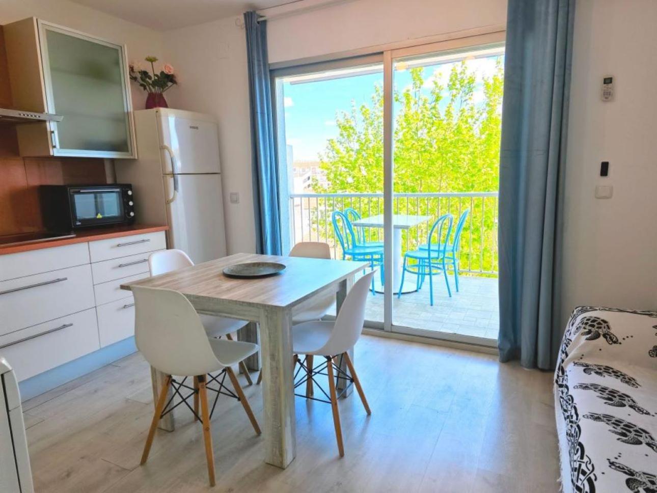 אמפוריבראבה Apartamento Dinasty מראה חיצוני תמונה