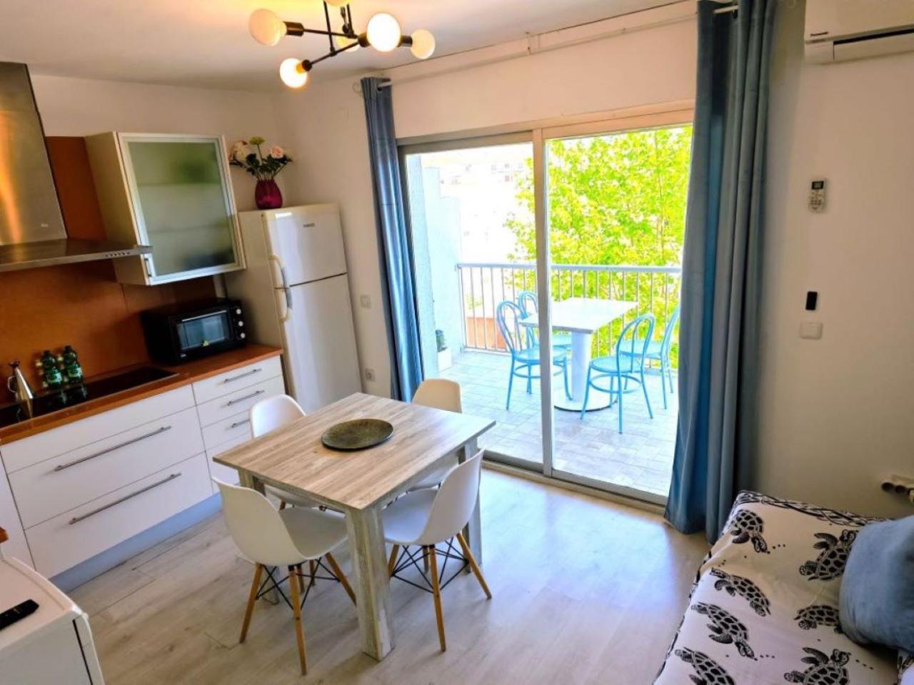 אמפוריבראבה Apartamento Dinasty מראה חיצוני תמונה