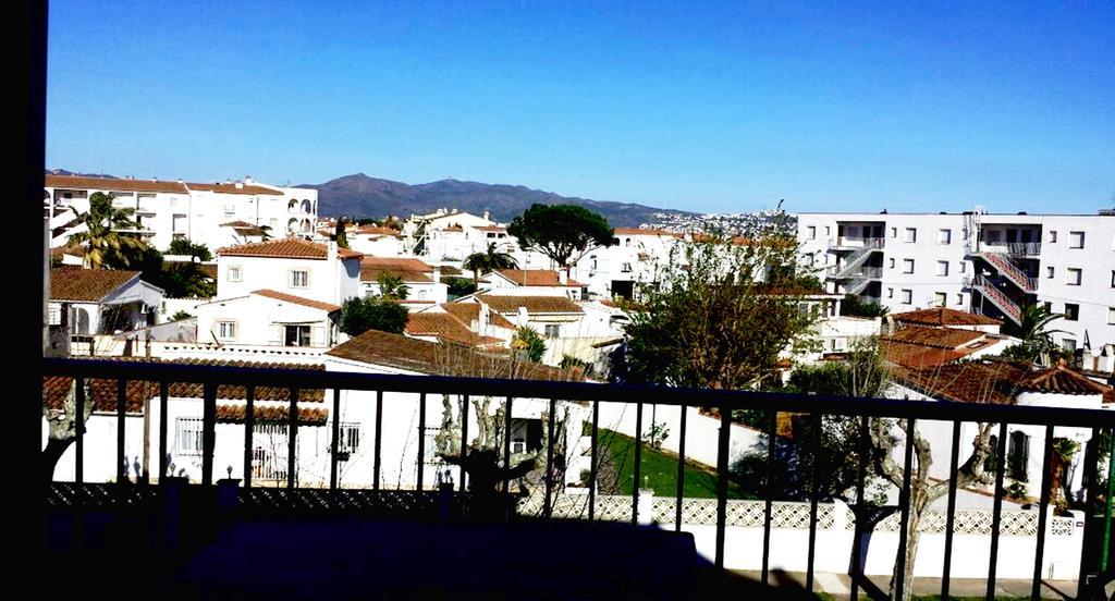 אמפוריבראבה Apartamento Dinasty מראה חיצוני תמונה